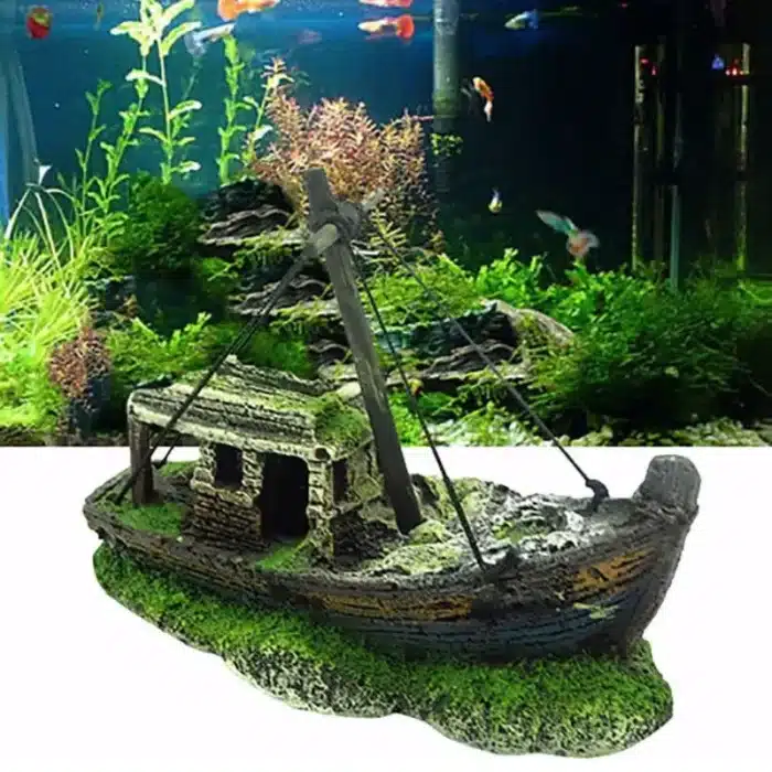 Mini bateau rétro pour aquarium 1